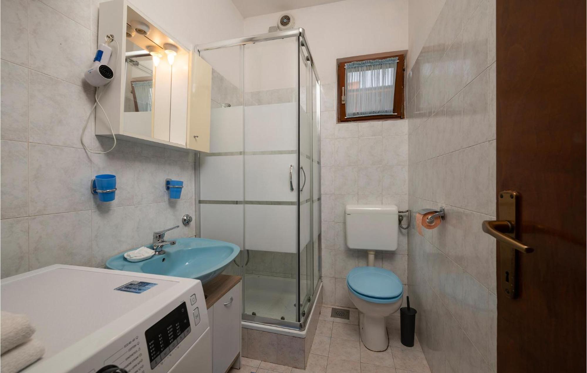 1 Bedroom Cozy Apartment In Πούλα Εξωτερικό φωτογραφία